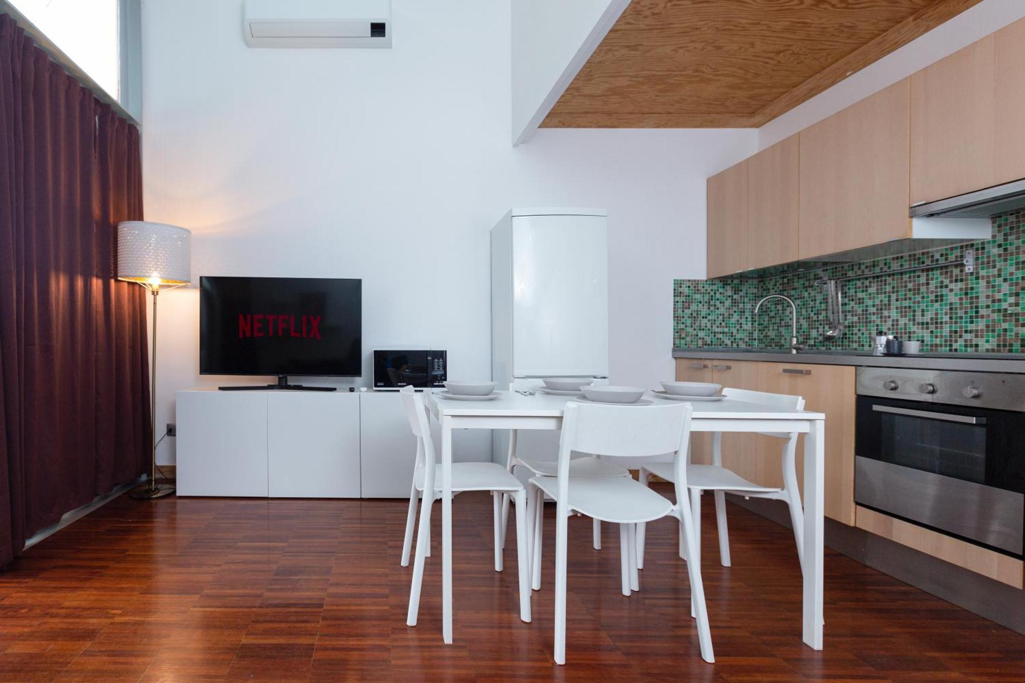 Апартаменти White And Brown Exclusive Loft With Terrace - Free Parking - M2 Station Мілан Екстер'єр фото