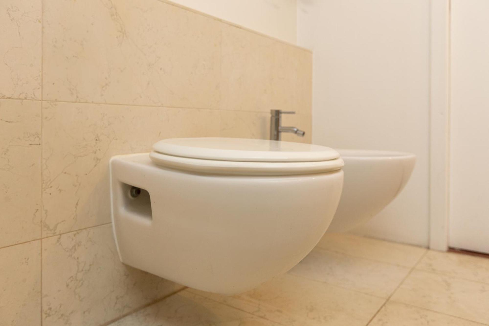 Апартаменти White And Brown Exclusive Loft With Terrace - Free Parking - M2 Station Мілан Екстер'єр фото