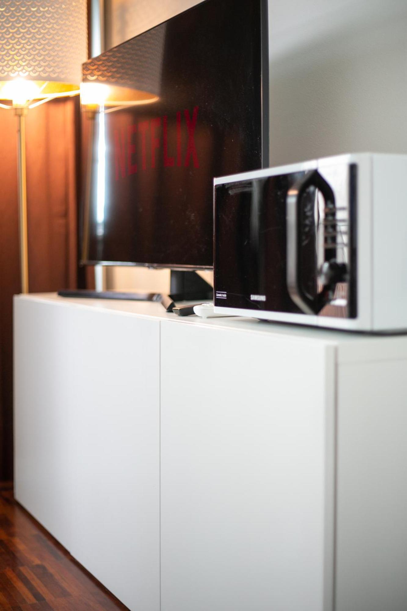 Апартаменти White And Brown Exclusive Loft With Terrace - Free Parking - M2 Station Мілан Екстер'єр фото