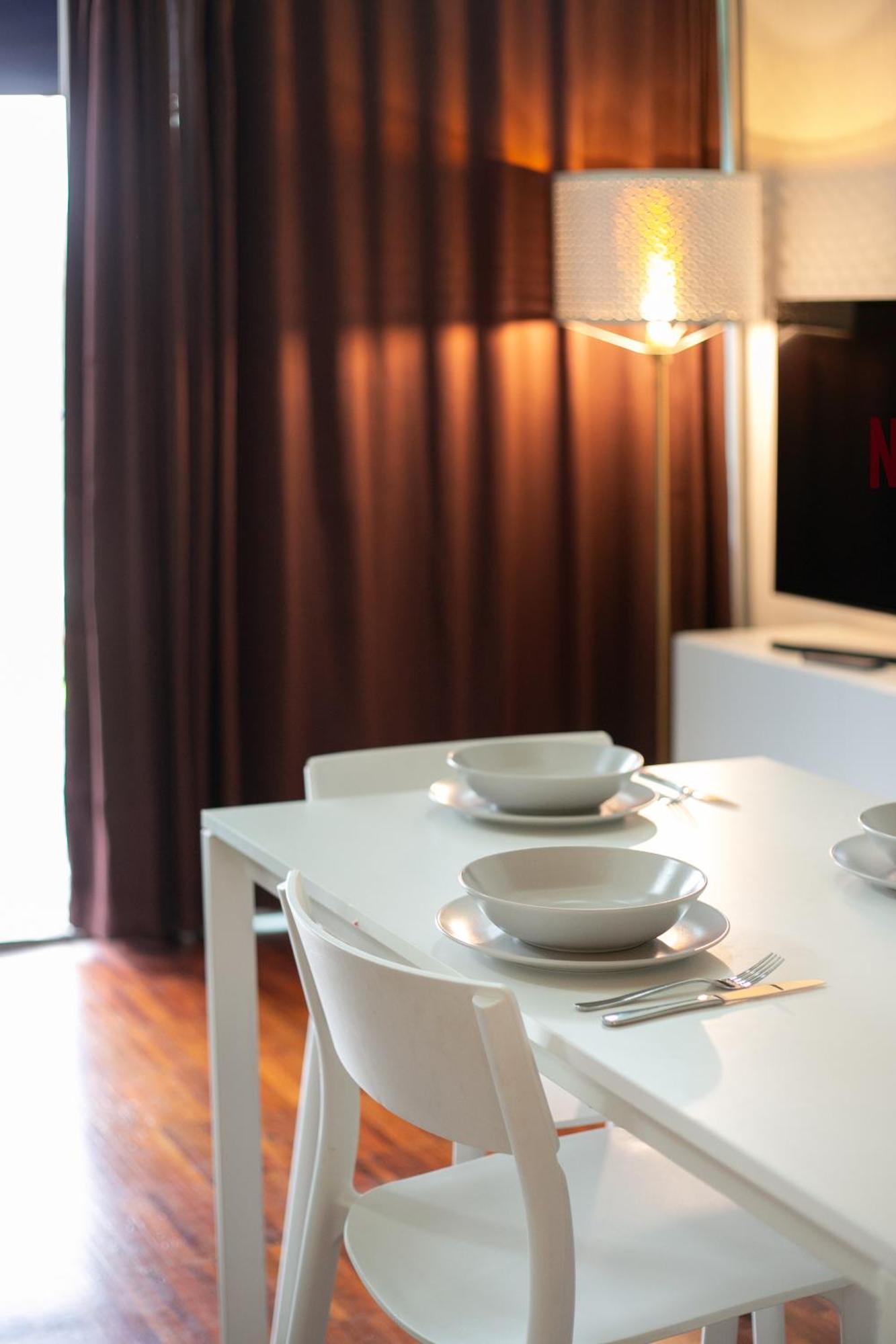 Апартаменти White And Brown Exclusive Loft With Terrace - Free Parking - M2 Station Мілан Екстер'єр фото